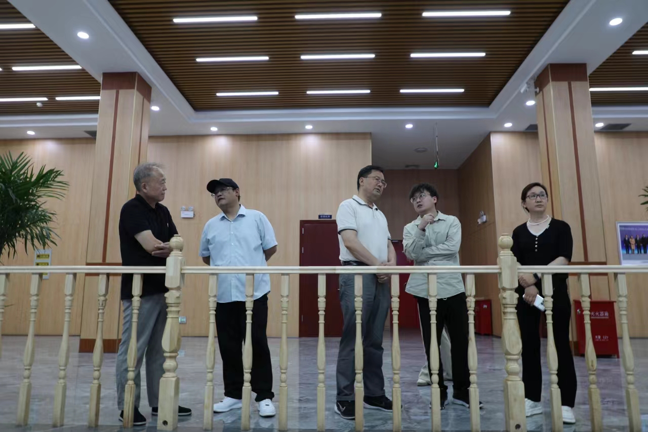 工信部产业政策与律例司原巡视员、先进造作商学院总裁四班班主任辛仁周一行到Stake官网集团走访